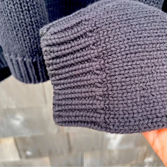 Black Turtleneck Sweater Size Medium - Picture 4 of 4